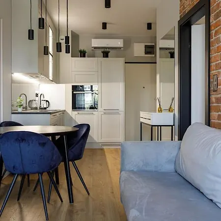 Close-urban Chic - Cozy And Modern Apartment- Jana Pawla Daire