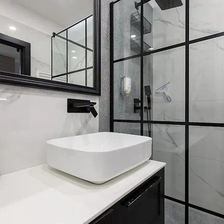 Daire Close-urban Chic - Cozy And Modern Apartment- Jana Pawla