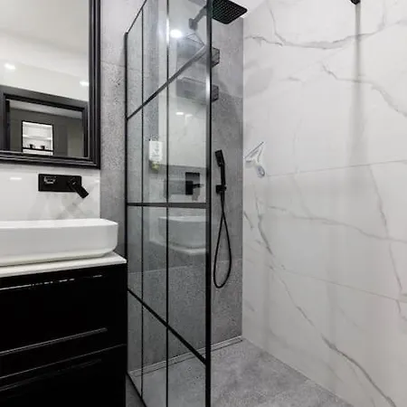 Daire Close-urban Chic - Cozy And Modern Apartment- Jana Pawla