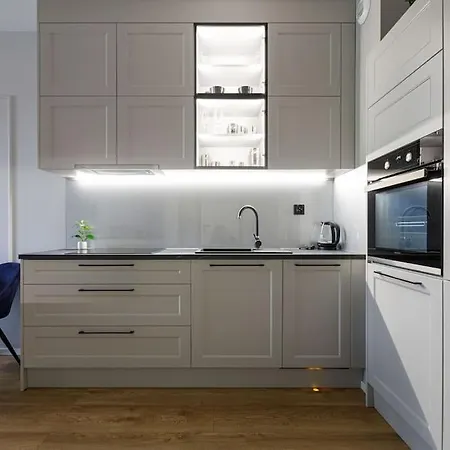 Close-urban Chic - Cozy And Modern Apartment- Jana Pawla *